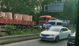 安徽车祸最新爆料,悲剧现场细节披露，事故原因引关注